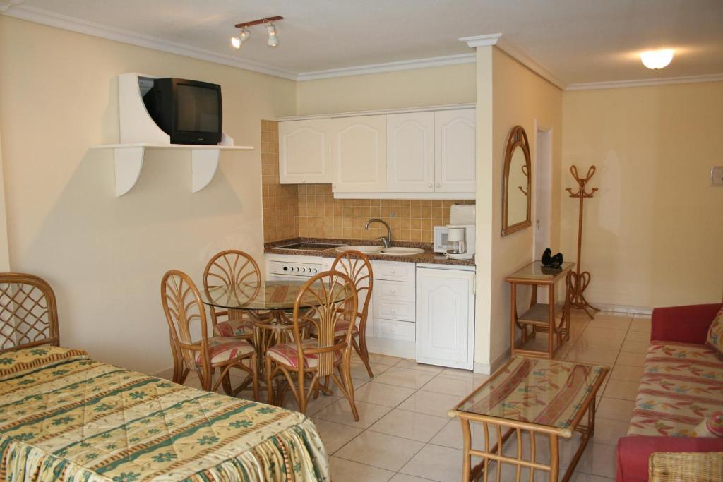 Chayofa Country Club Aparthotel Плая де лас Америкас Стая снимка
